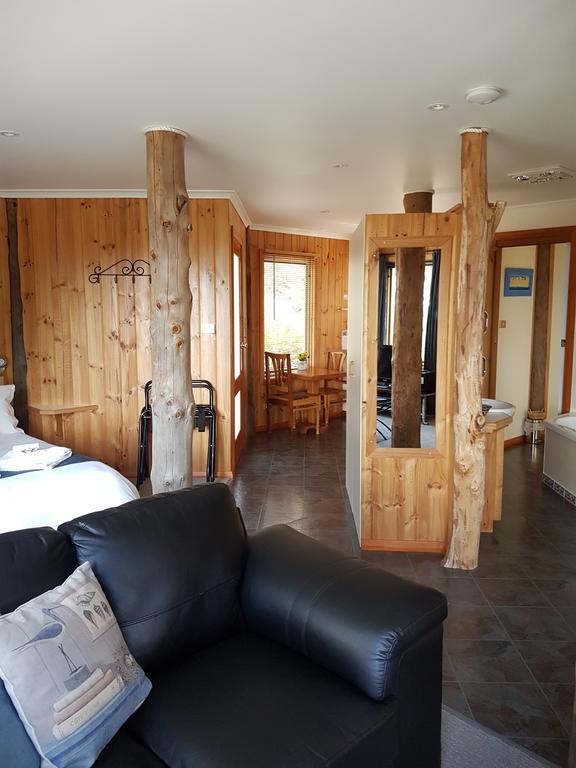 Bed In The Treetops B&B St Helens Esterno foto
